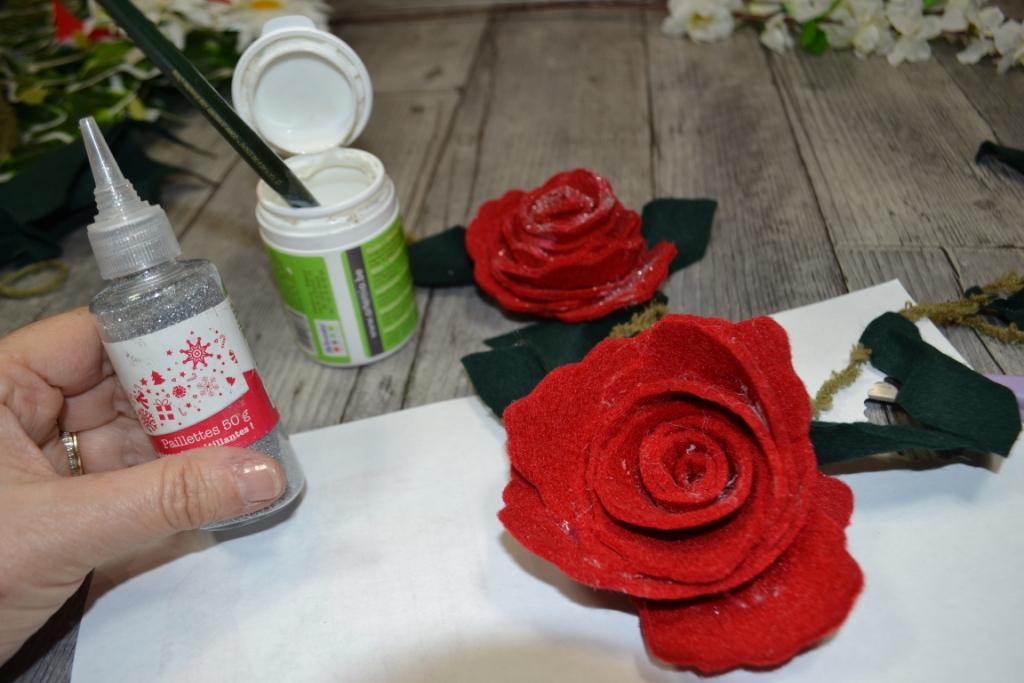 guirlande-roses-feutrine-decoration-embrase
